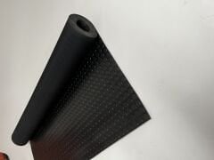 3 Mm Puanlı Siyah Lastik Levha (En: 1,40 Metre x Boy: 1 Metre)